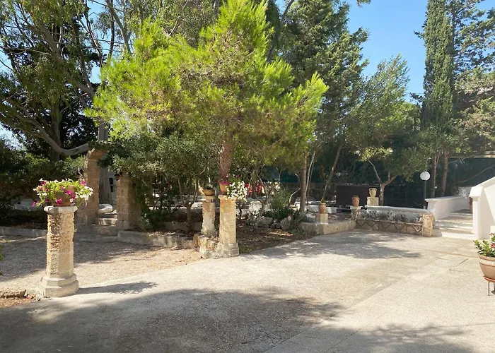 Attico vista mare in villa antica